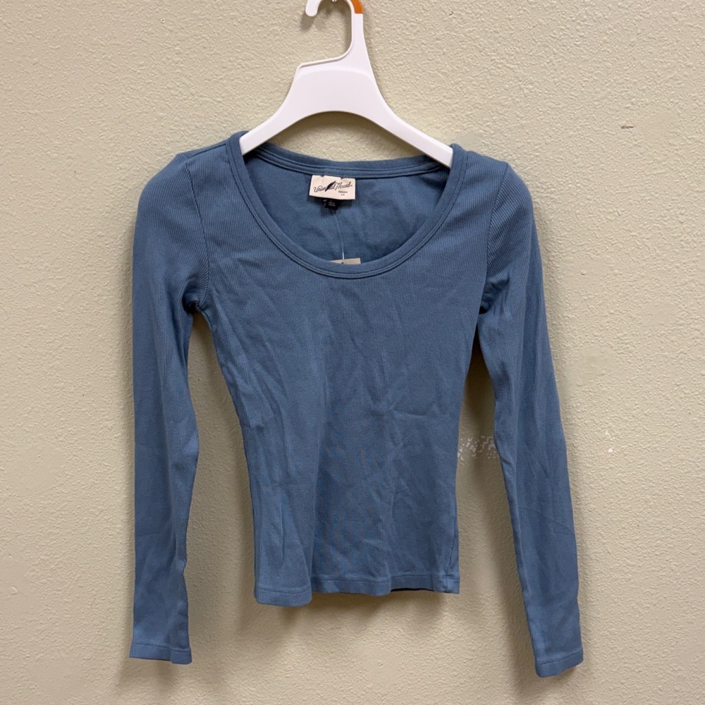 Universal Thread Women's Blue Long Sleeve Top